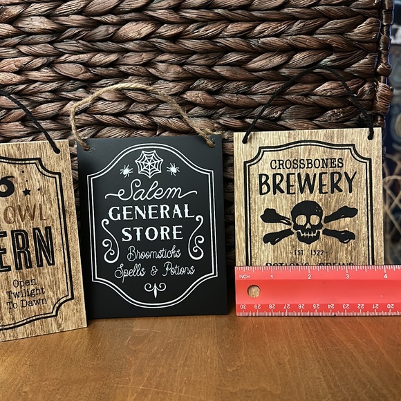 🎃 Set of 3 small wooden Halloween signs from target - Picture 3 of 3